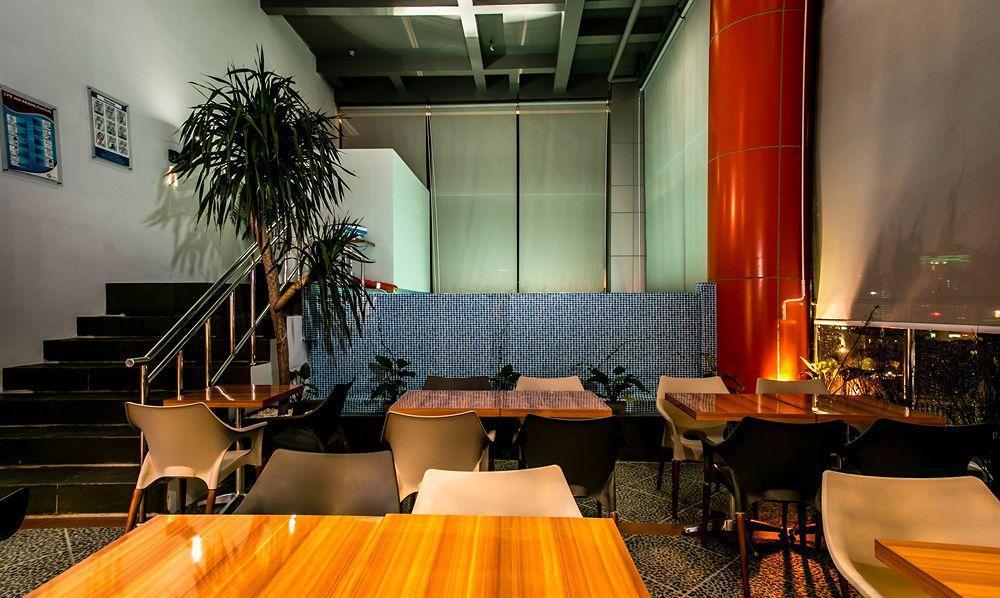 G Suites Hotel By Amithya 수라바야 외부 사진